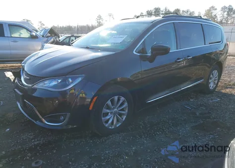 2017 Chrysler Pacifica Touring-L z USA, uszkodzony, nr VIN 2C4RC1BG2HR523116